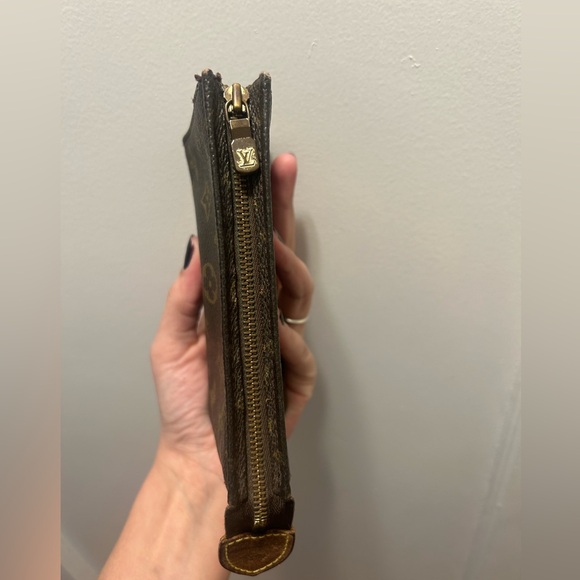 Louis Vuitton Brown and Gold Monogram Pouch EUC - Picture 13 of 15